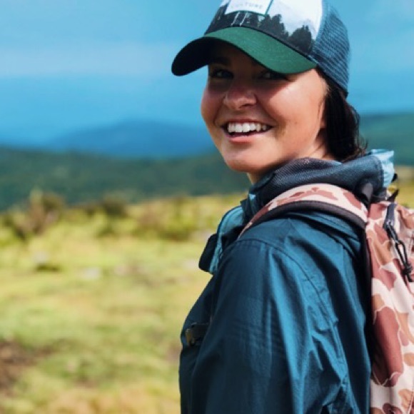 Meet your Posher, Qynne - Picture 2 of 3